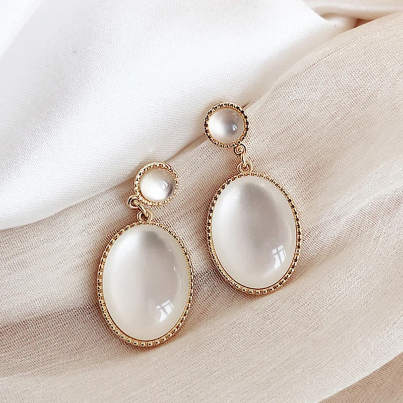 Korea New White Moonlight Cat's Eye Stone Earrings For Women Small Fresh Geometric Eardrop Elegant Ladies Temperament Jewelry-animated-img