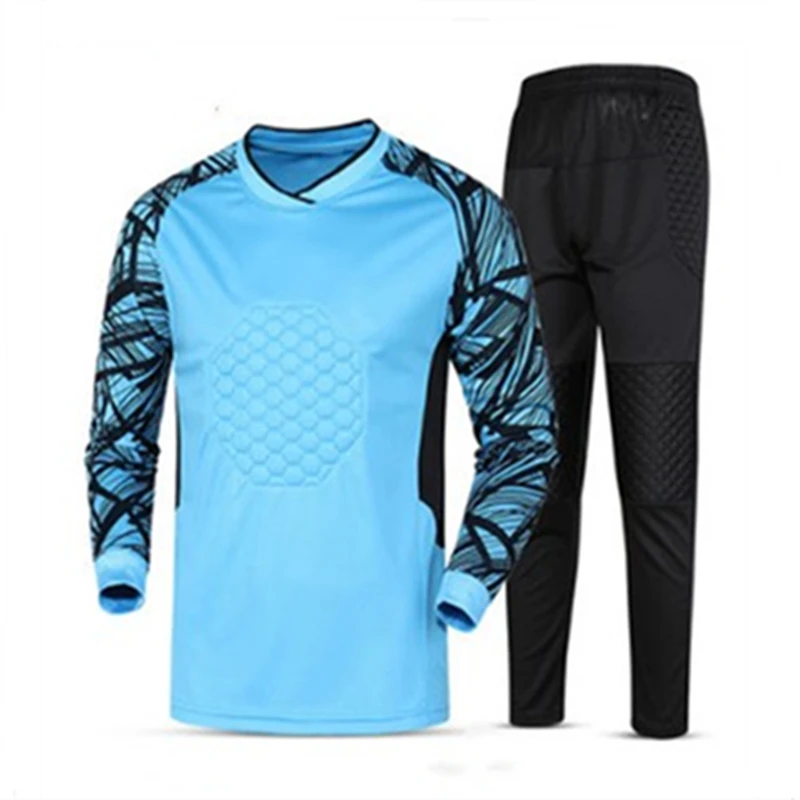 goalkeeper jersey and shorts