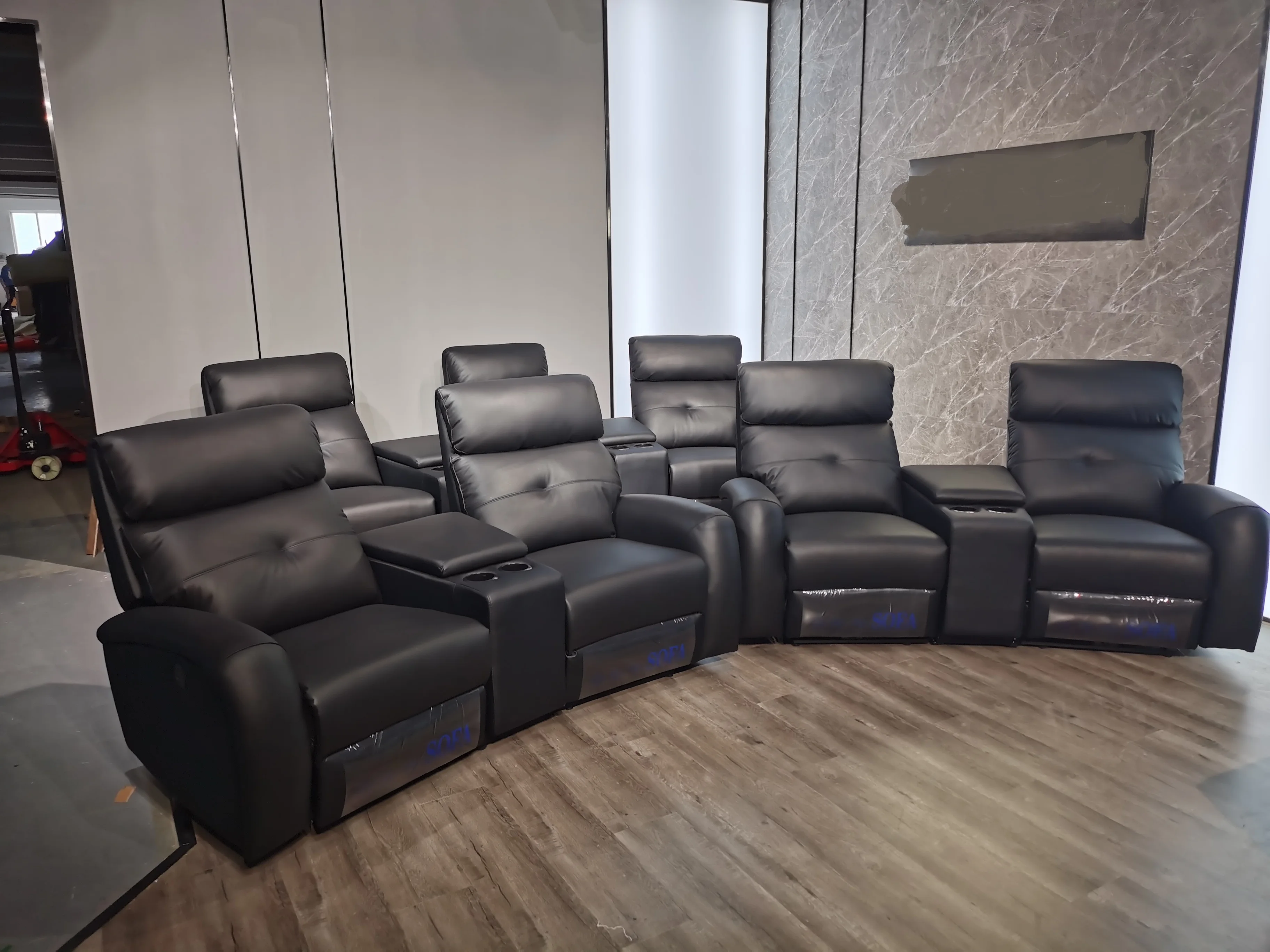 leather recliner sofa and chairs