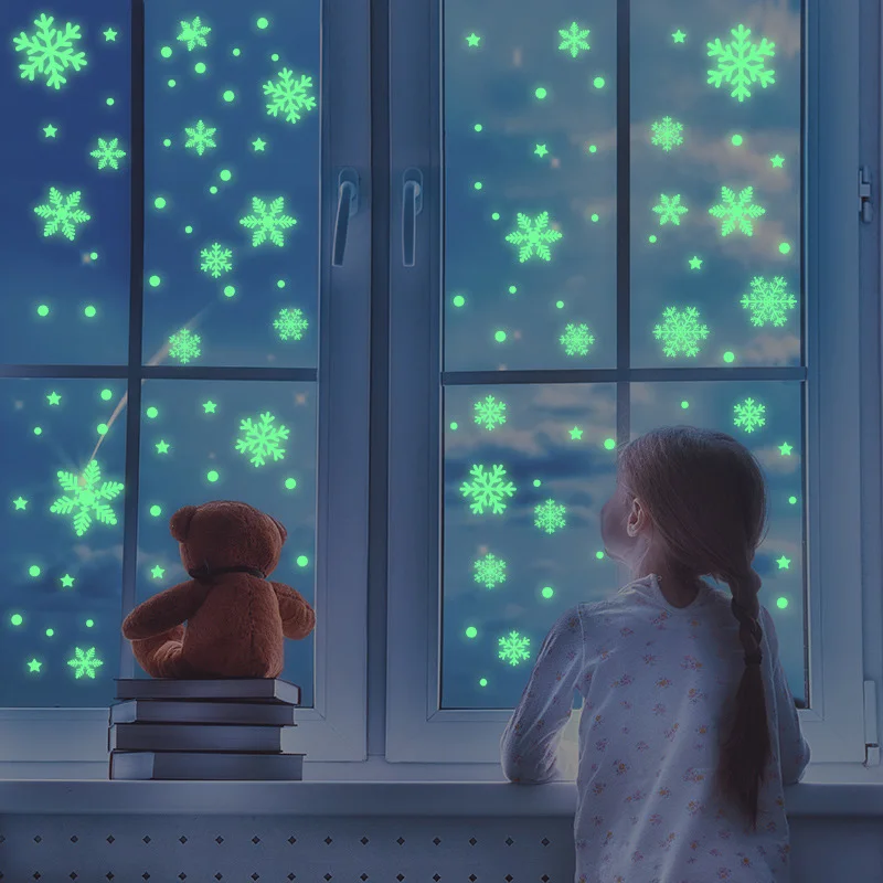 Windows Glowing Snowflakes Luminous Stickers For Kids Children Room Decoration Accessories 64Pcs Phosphor Stickers Set Wholesale