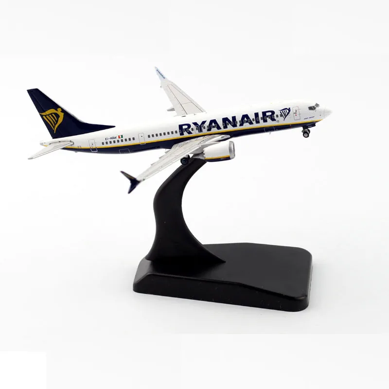 ryanair toy plane