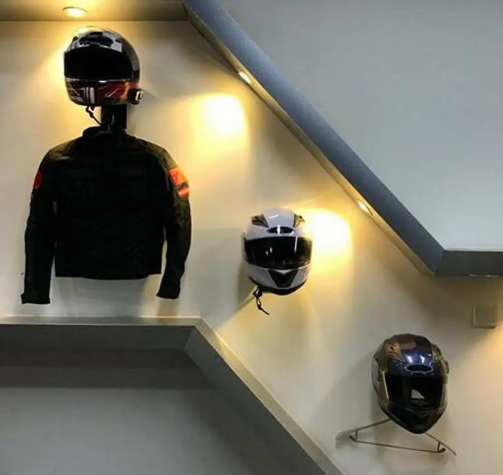 wall mount for motorcycle helmet