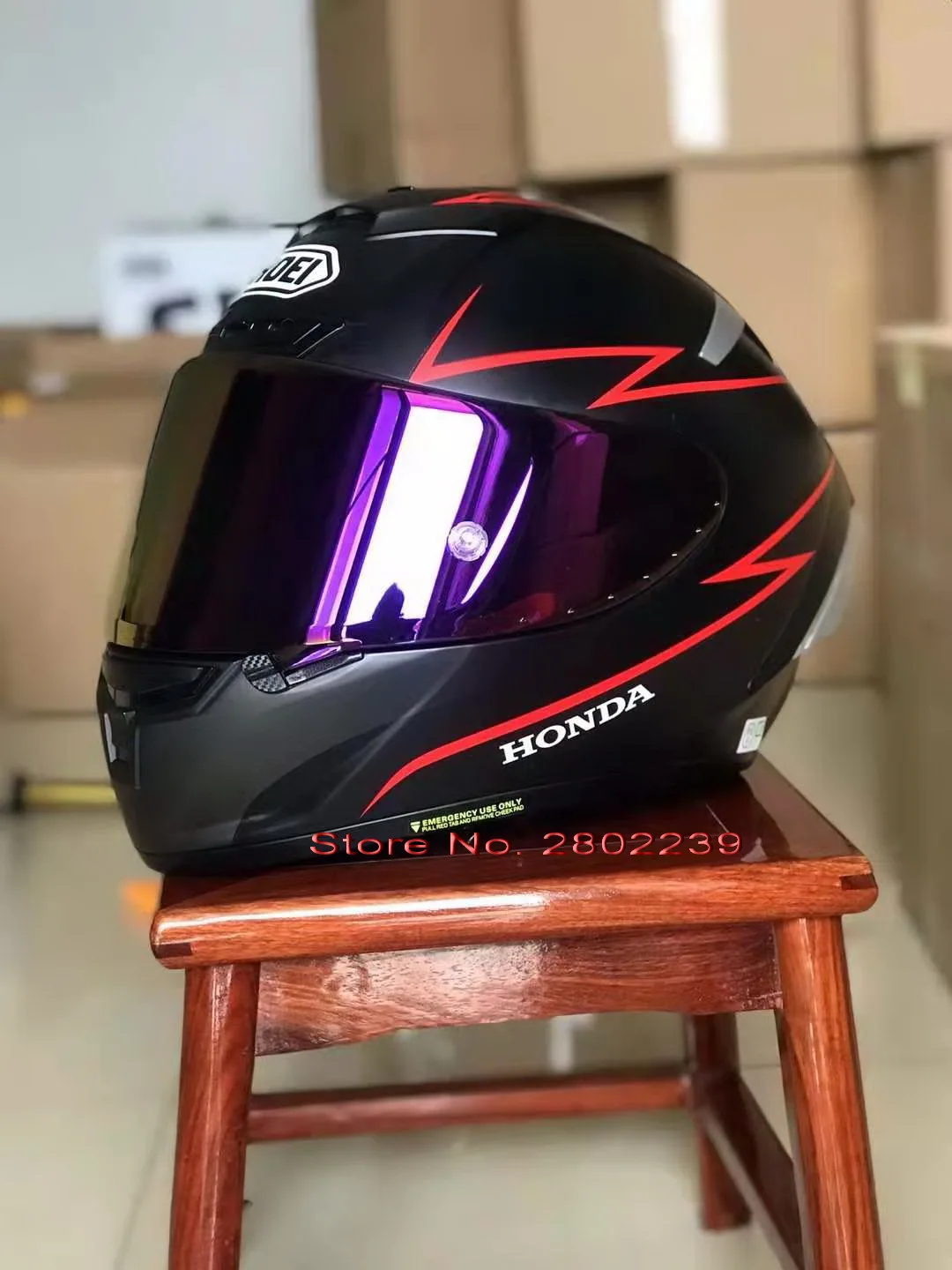 black full face motorcycle helmet