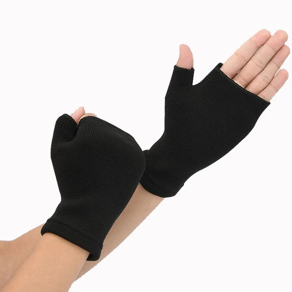 black oven mitts