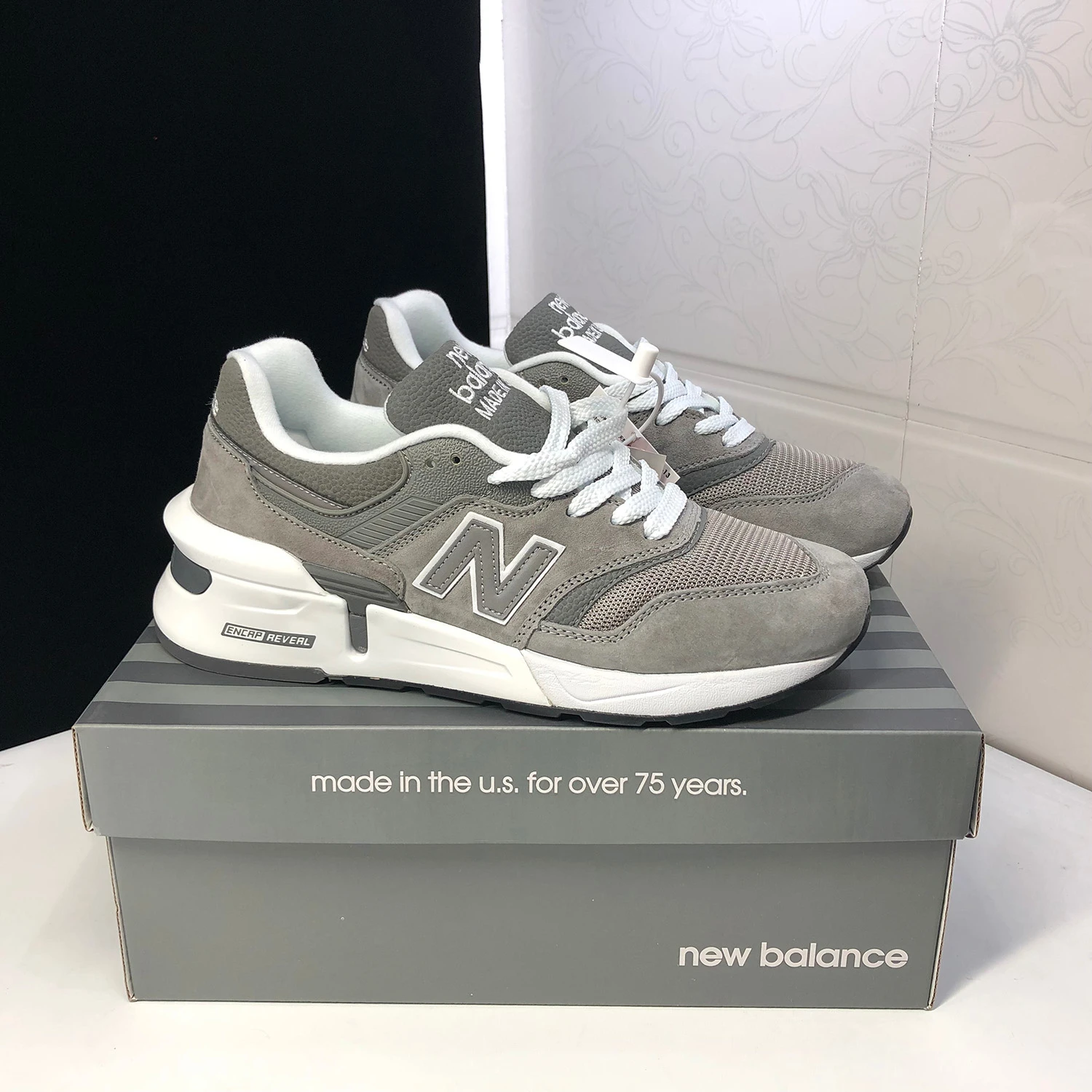 new balance men's walking shoes