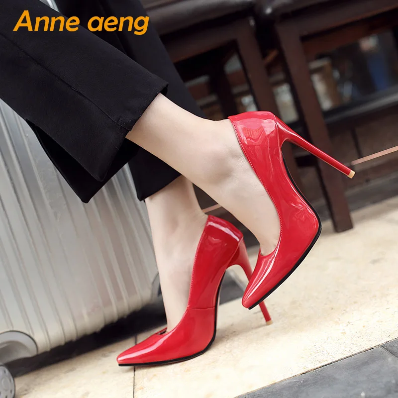 Red pointed pumps Outlet