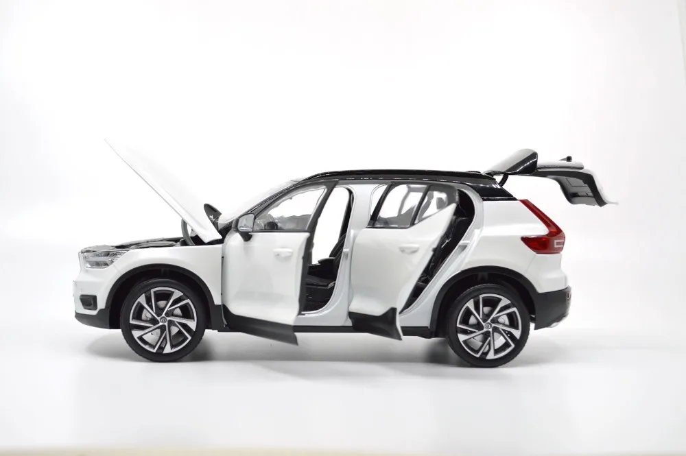 volvo xc40 scale model