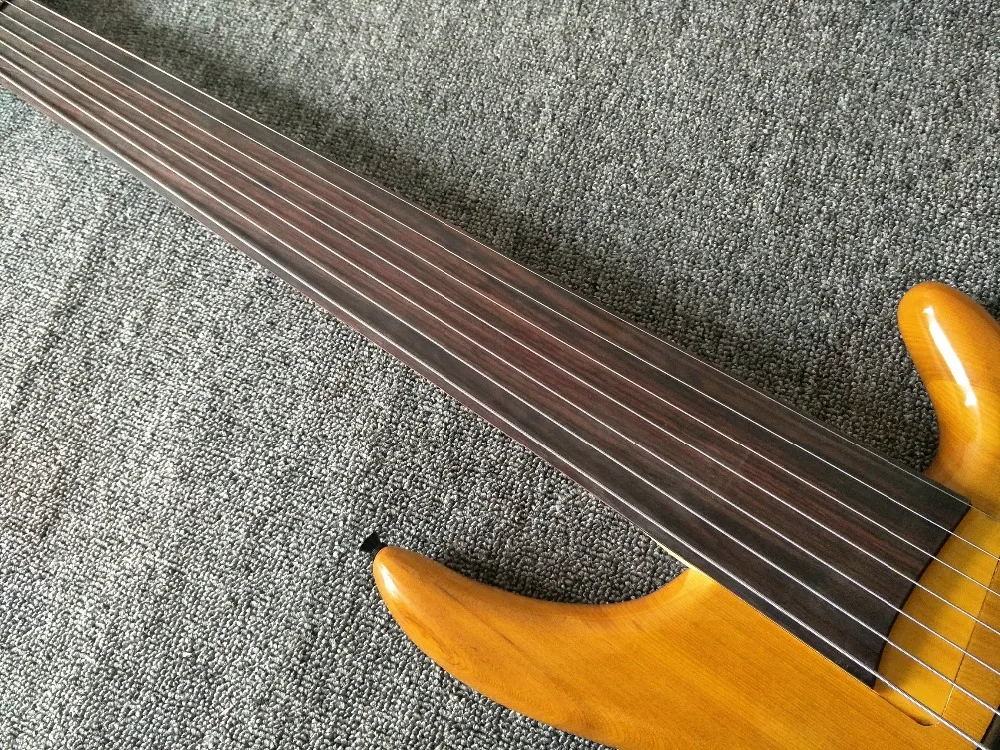 bass guitar without frets