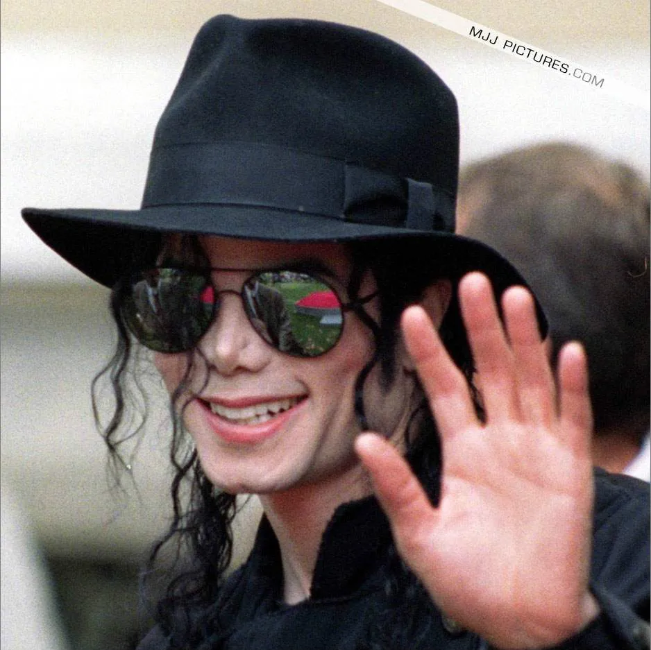 michael jackson with hat on