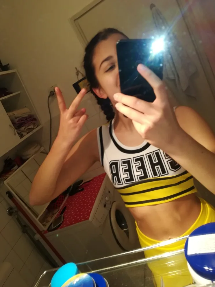 Teen Cheerleader Sexy