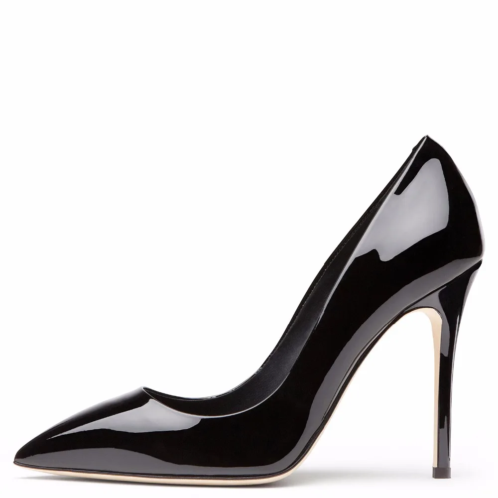 black stiletto pump