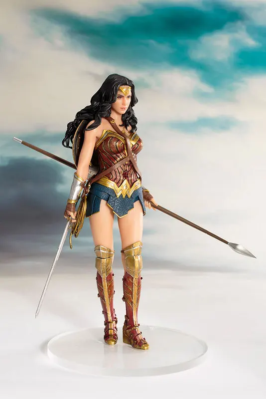 wonderwoman figurine