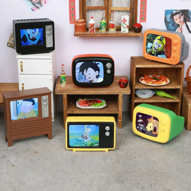 Retro Mini TV Television Watch Dollhouse Scene Model Miniature TV