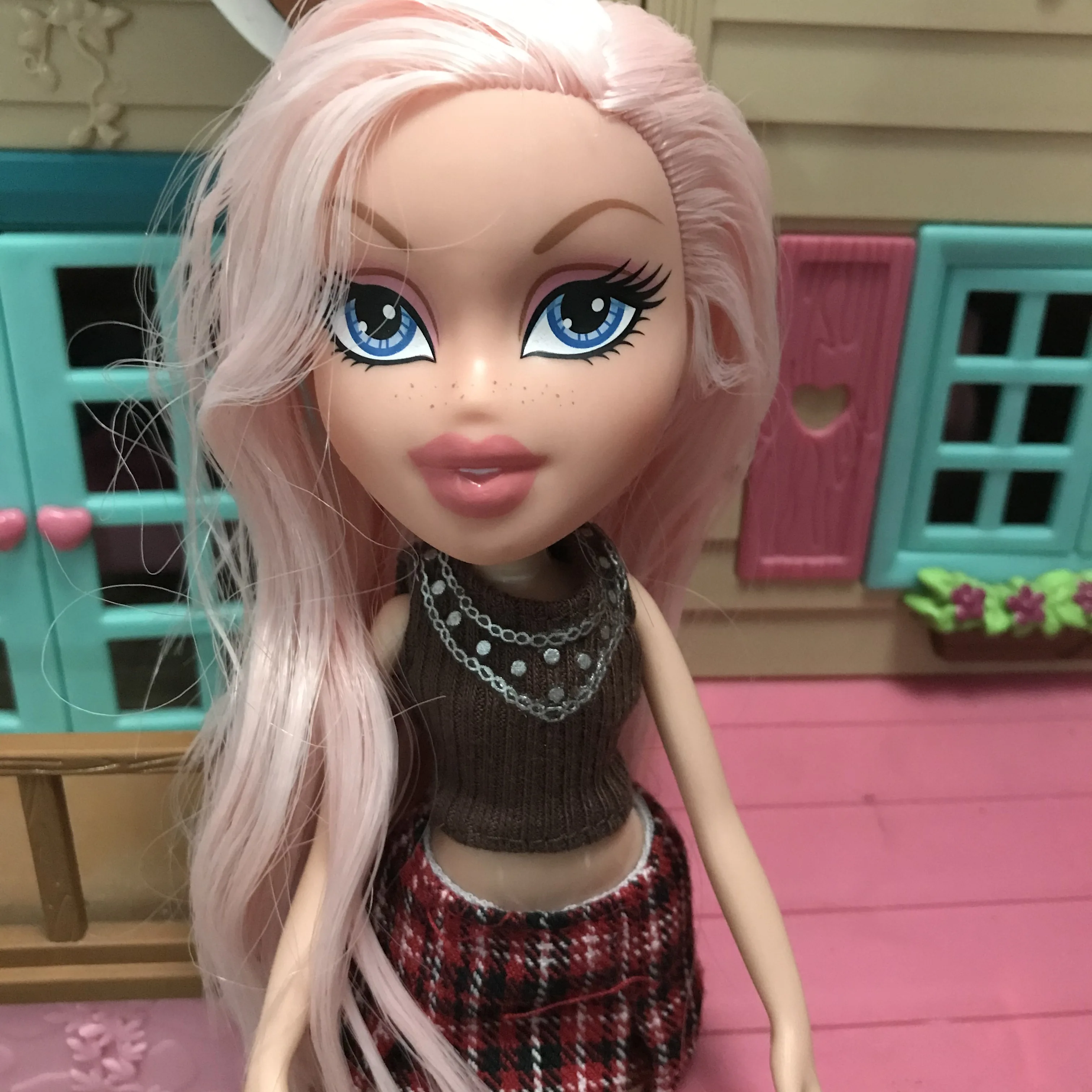 pink hair bratz doll