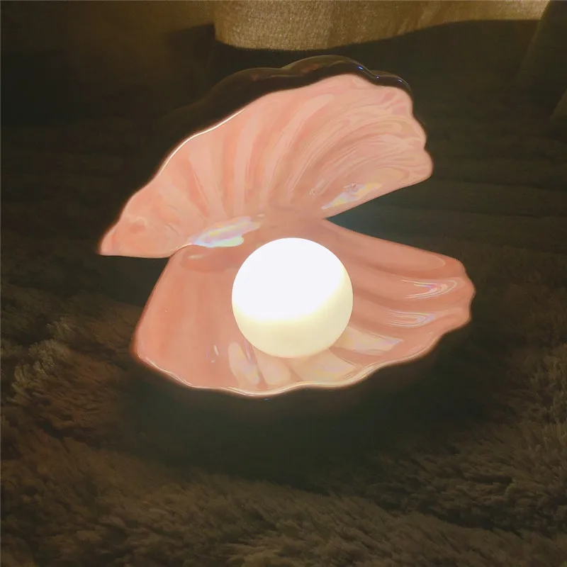 shell with pearl lamp