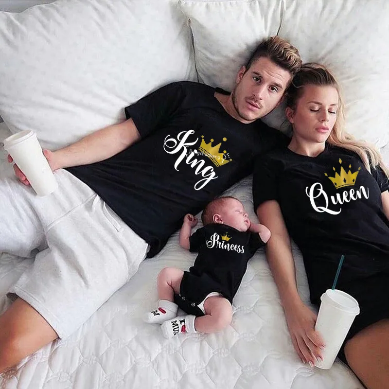 1pc Funny King Queen Prince Princess Family Matching Tshirts Gold Crown Print Father Son Mother and Daughter Shirts Baby Outfits-animated-img
