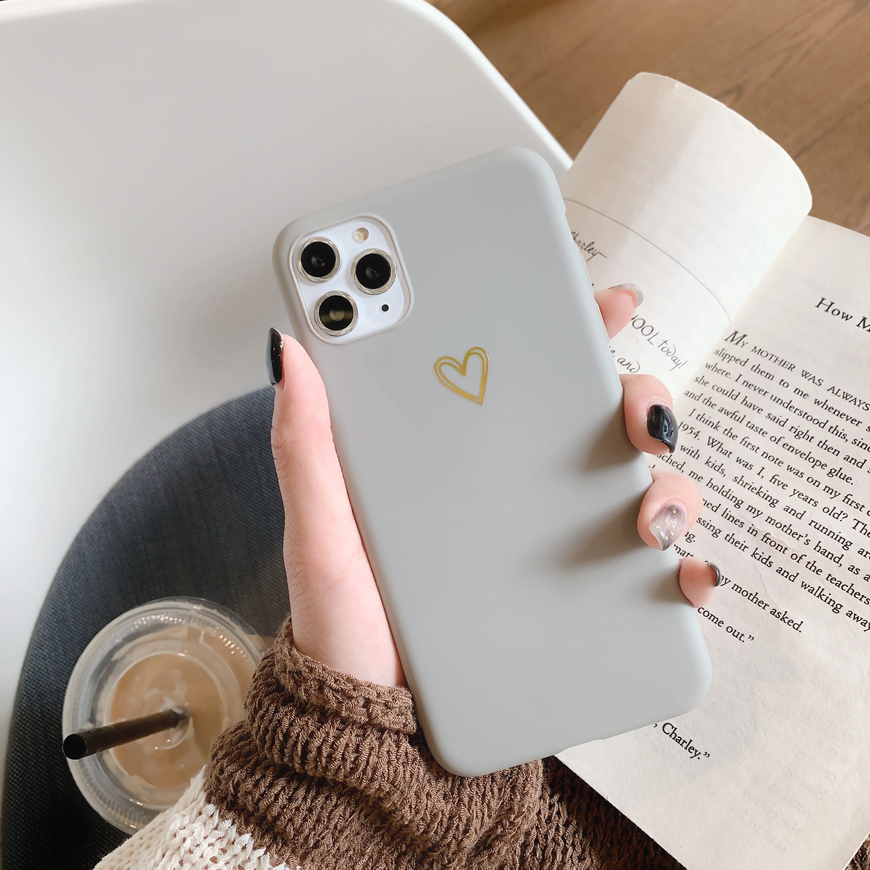 Agora A3esoyar Kinhtwn Fashion Luxury Golden Love Gray Browm Soft Silicone Phone Case For Iphone 13 12 11 Pro Max X Xr Xs Max Se 6 6s 7 8 Matte Cover