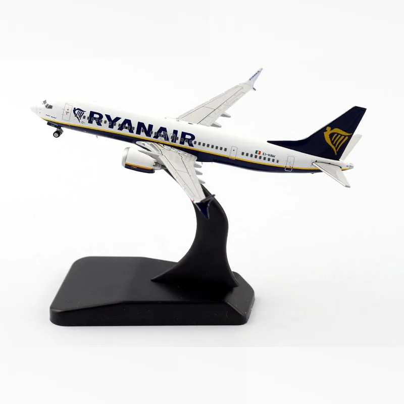 ryanair toy plane