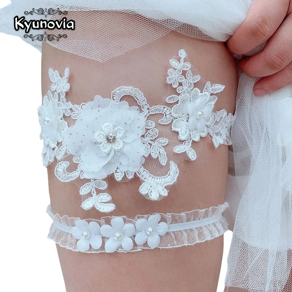 sexy garter wedding