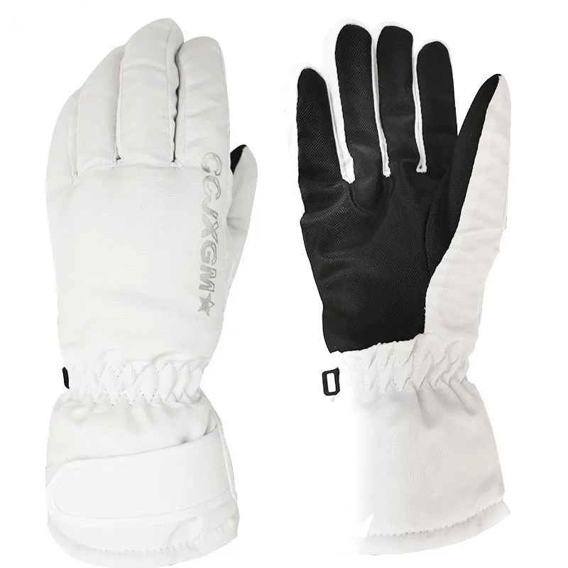 white cotton moisturising gloves