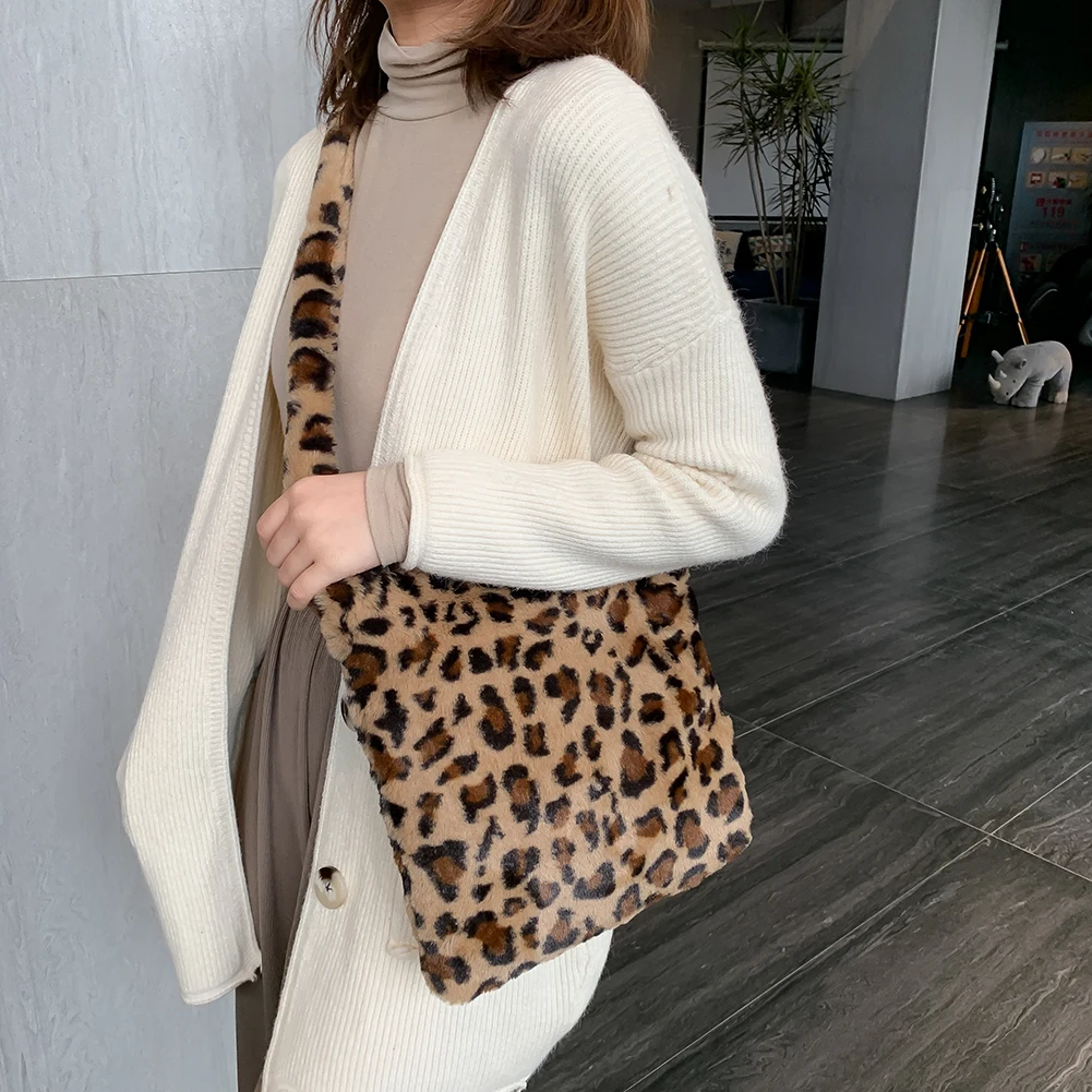 fluffy print bolsa