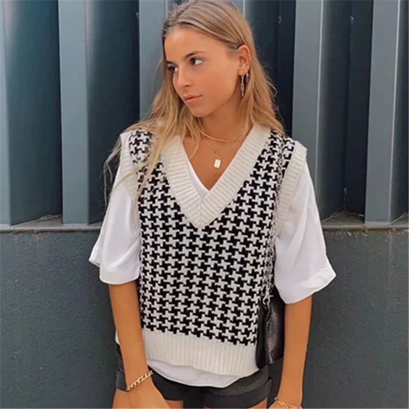 Vangull Black White Plaid Sweater Vest 