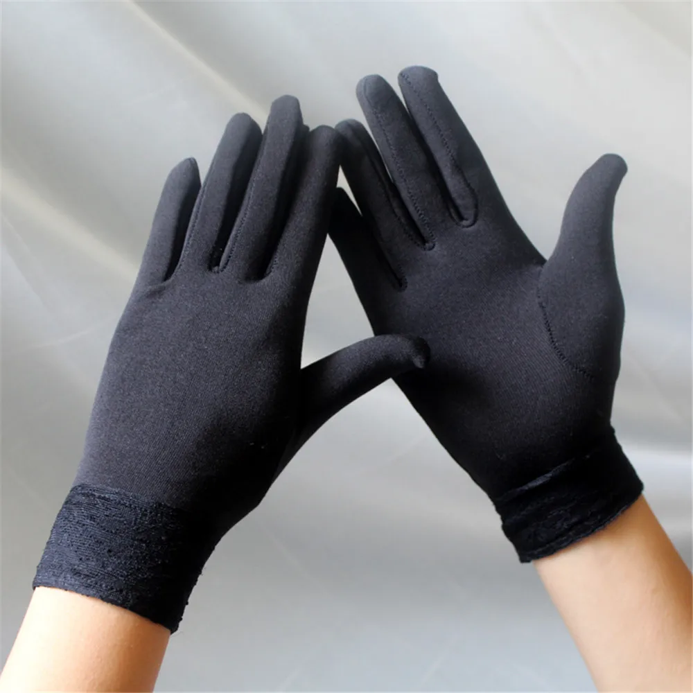 thin gloves with touch screen