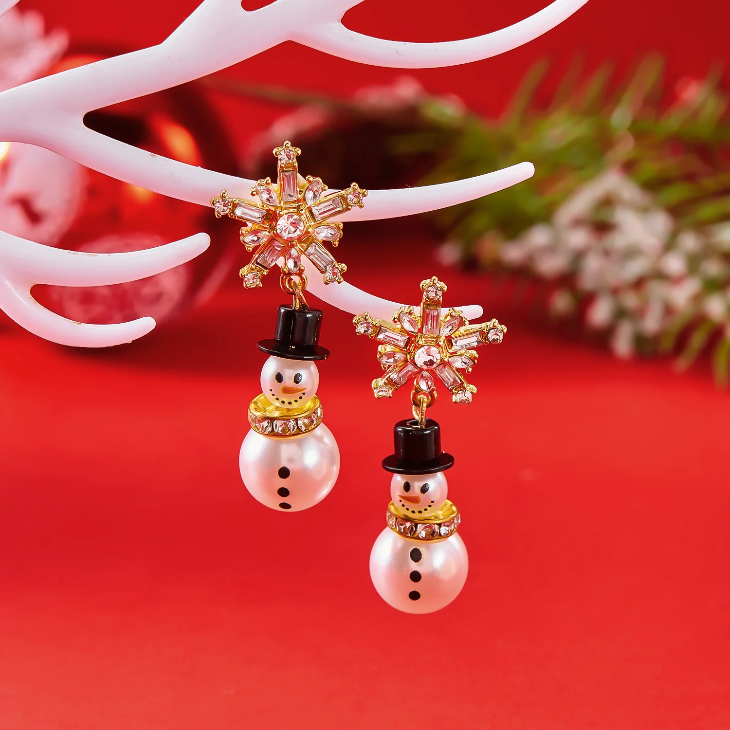 Korean Luxury Zircon Imitation Pearl Snowman Stud Earrings for Women Shiny Crystal Snowflake Earring Christmas Party Jewelry-animated-img