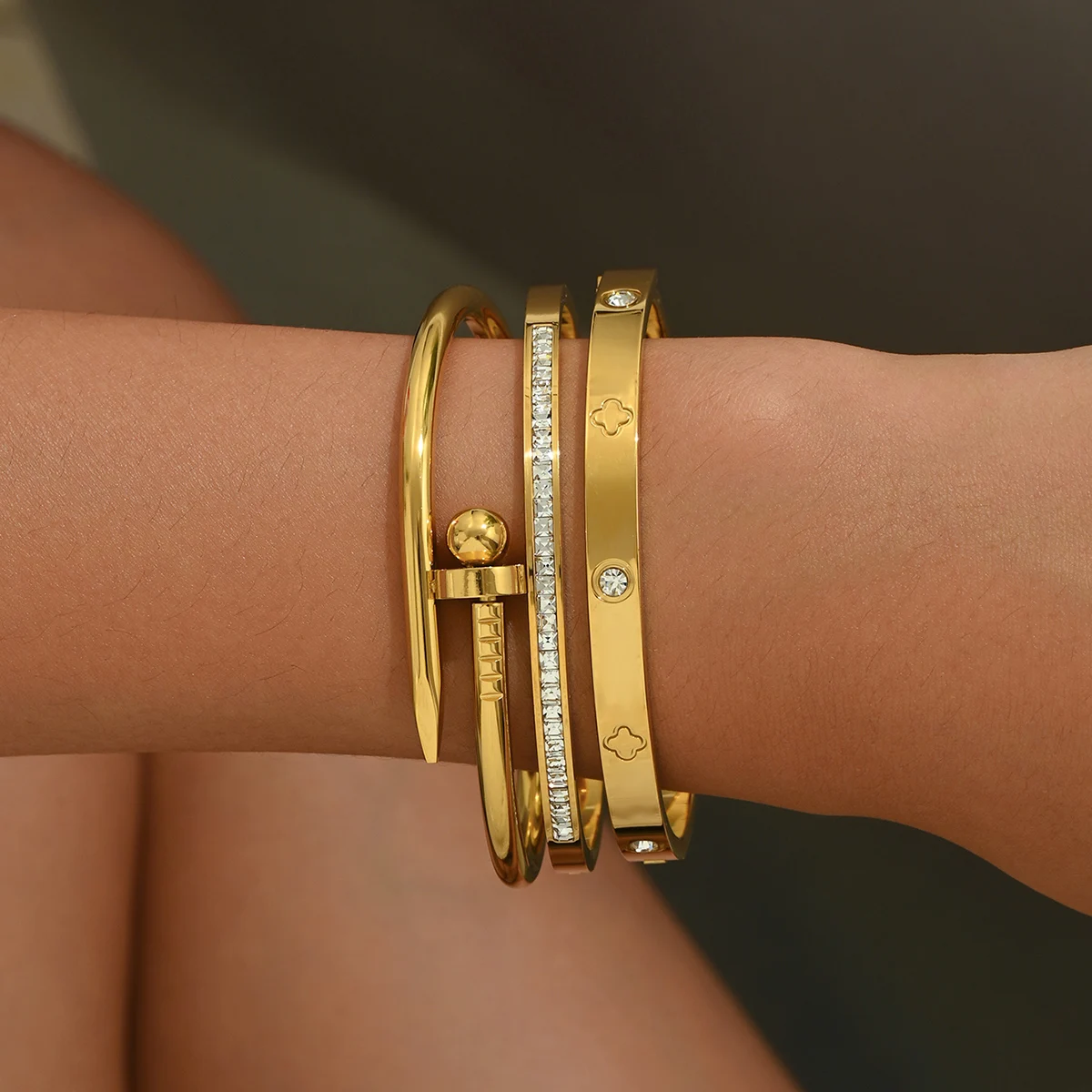 Europe and the United States hot selling stainless steel gold nail bracelet fashion women's bracelet gold bangles-animated-img