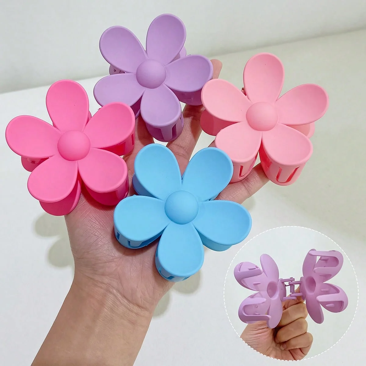 4Pcs Large Flower Claw Clips for Women Sweet Girls Solid Hair Claws Girls Matte Ponytail Hairpin Barrette Hair Accessories-animated-img