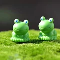 50pcs מיני צפרדע עיצוב גינה צלמיות צפרדע ירוקה מיניאטורי עיצוב הבית צפרדעים פלסטיק זעיר עיצוב גן פיות