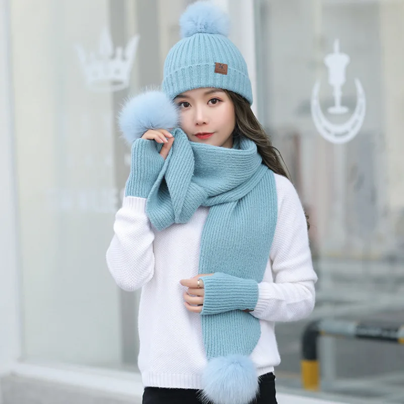 woolen scarf with cap