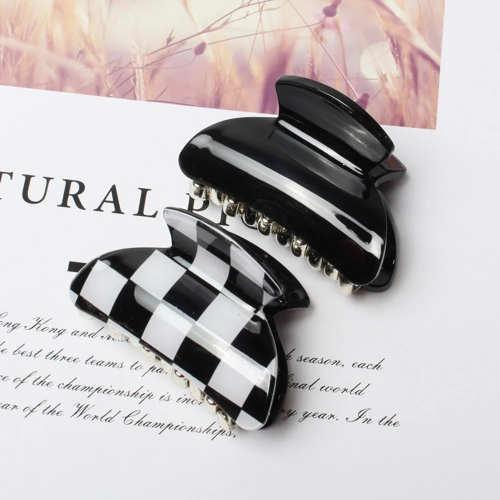 2PK Checkerboard Hair Claw Clips for Women Girl Sweet  Acrylic Hairpins Cute Solid Hair Clip Crab Fashion Hair Accessories-animated-img