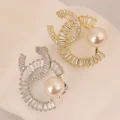 Elegant Tweed Style Double C Micro-Inlaid Chest Brooch Pearl Fashionable Simple Clothing Accessory High-End Pearlescent Brooch preview-1