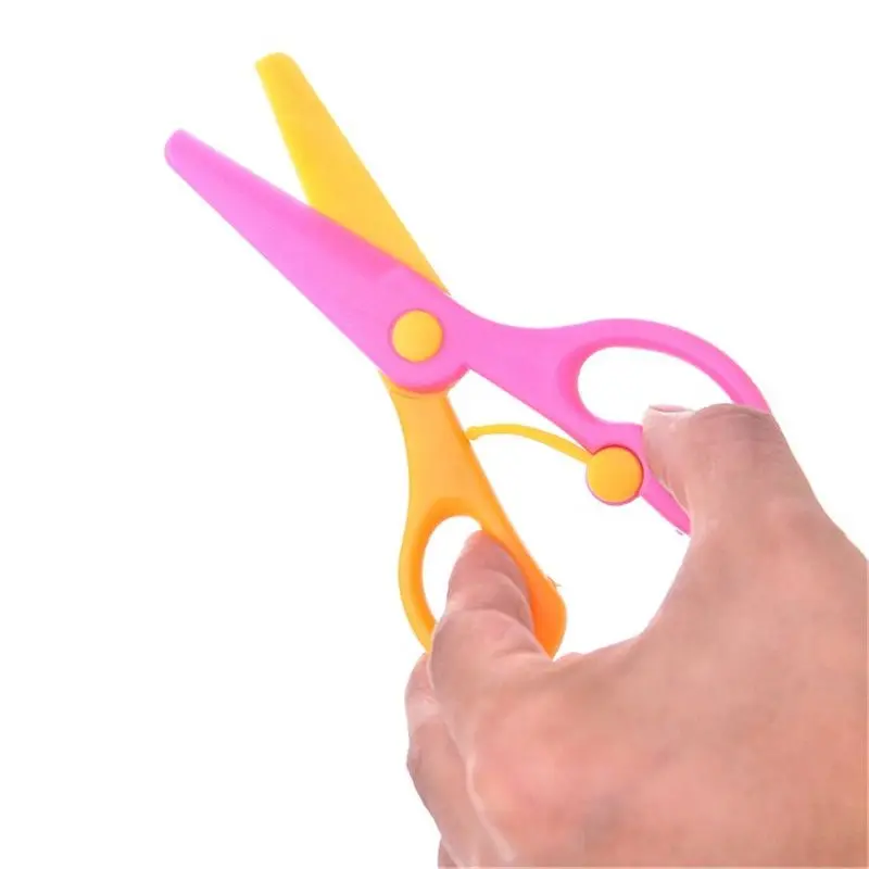 New 1Pcs 137mm Mini Safety Round Head Plastic Scissors Student