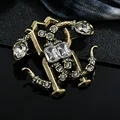 Original Design Gongting Double Snake Crystal Chest Brooch Vintage Palace Light Luxury Crystal Zodiac Snake Chest Brooch preview-2