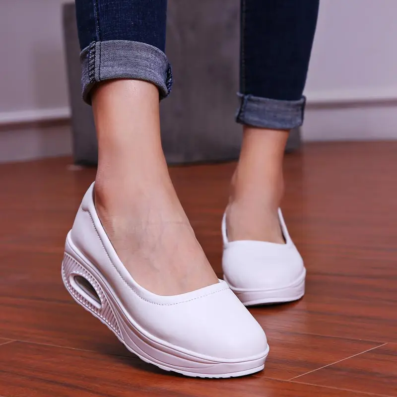 white running trainers ladies