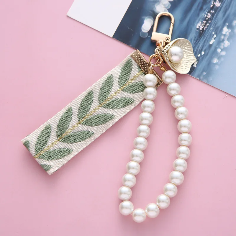 Elegant Leaf Pattern Wristlet Keychain Cute Pearl Shell Pendant With Keyrings and Strap For Women Keys Phones Wallets Decoration-animated-img